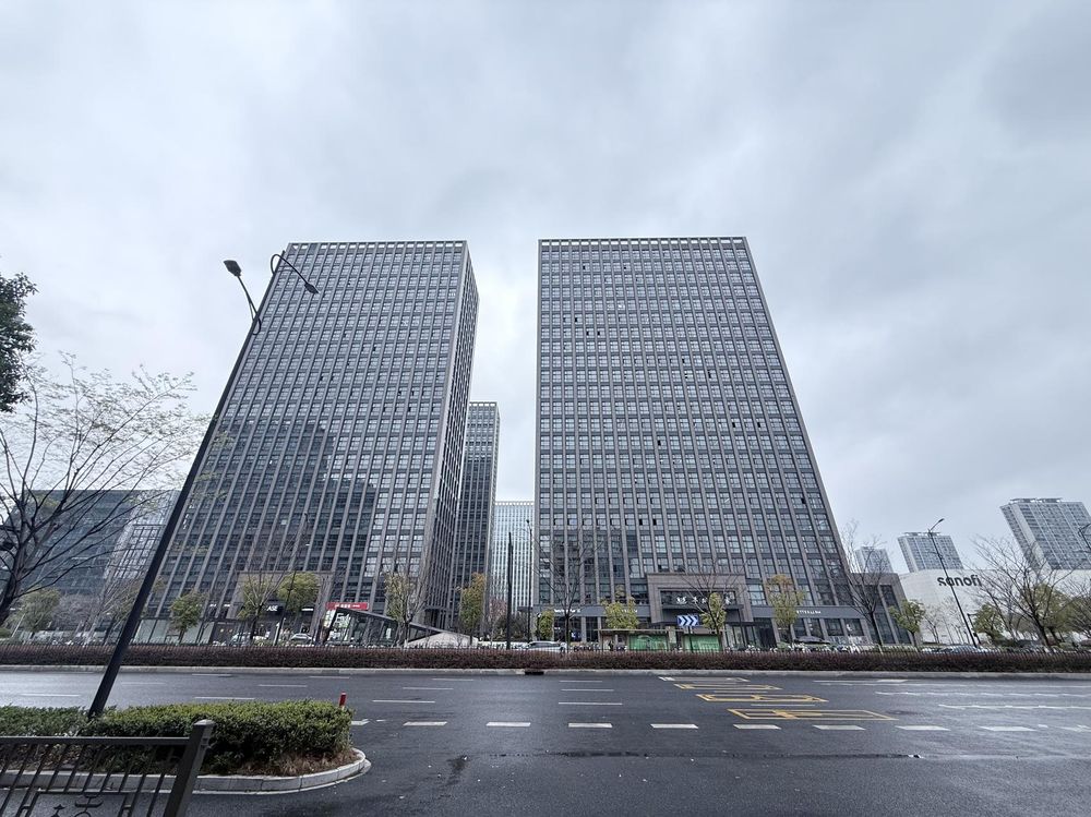 滨江春风大厦外观图